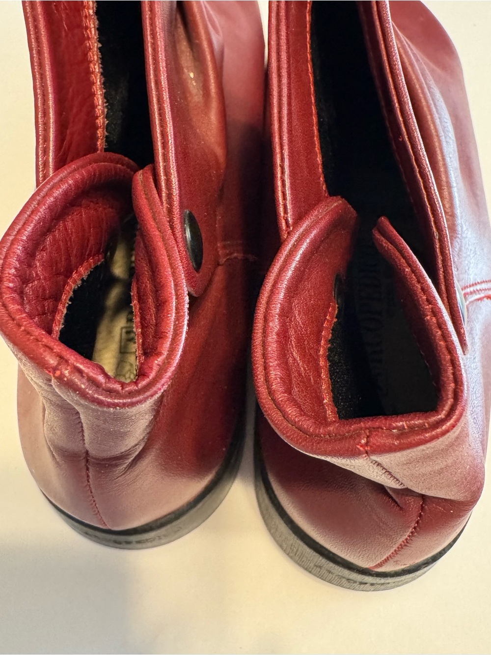 Arcopedico Wine Red Leather Gathered Slouch Ankle Booties. Water-resistant - Picture 4 of 12